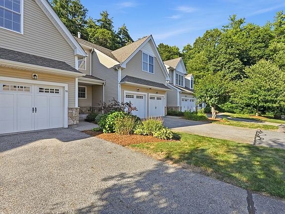 4th image of 55 Pondside Dr #55