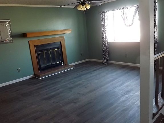3rd image of 1910 Virginia Dr