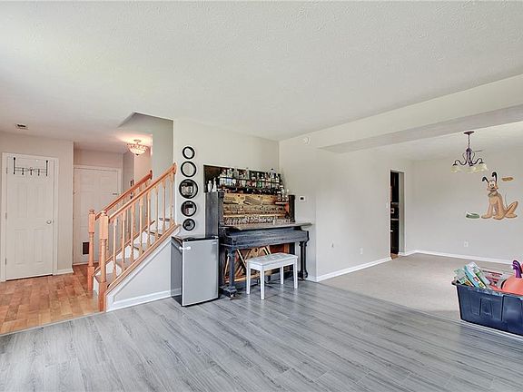 3rd image of 9939 Alexia Dr