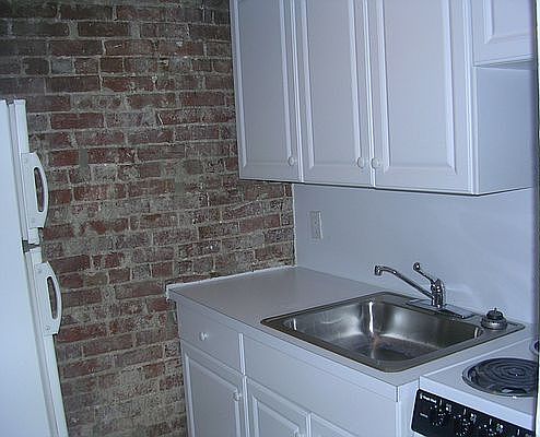 4th image of 155 E 84th St APT 3C