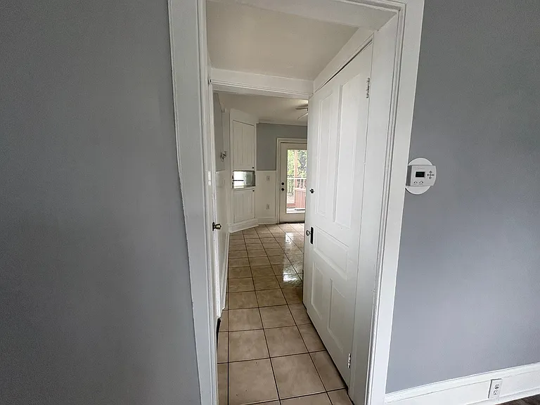 639 Martins Ln — Photo 12