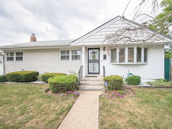 2nd image of 200 Debevoise Ave