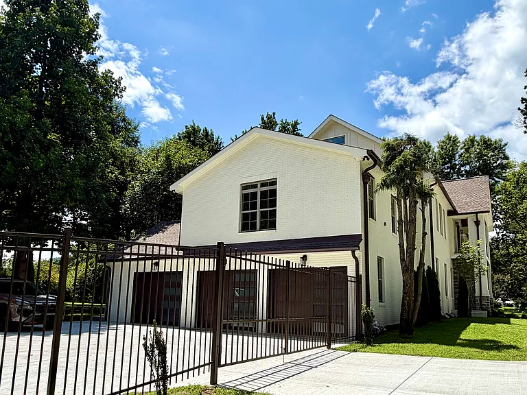 701 Brindley Dr — Photo 4