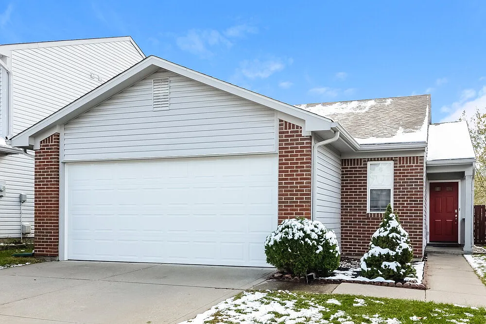 537 Meadows Edge Ln photo 1