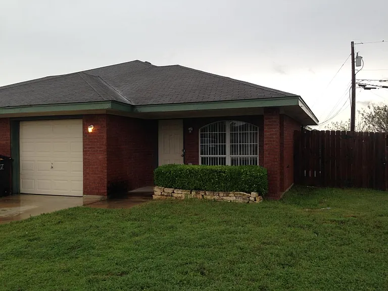 4607 Bowles Dr #B — Photo 1