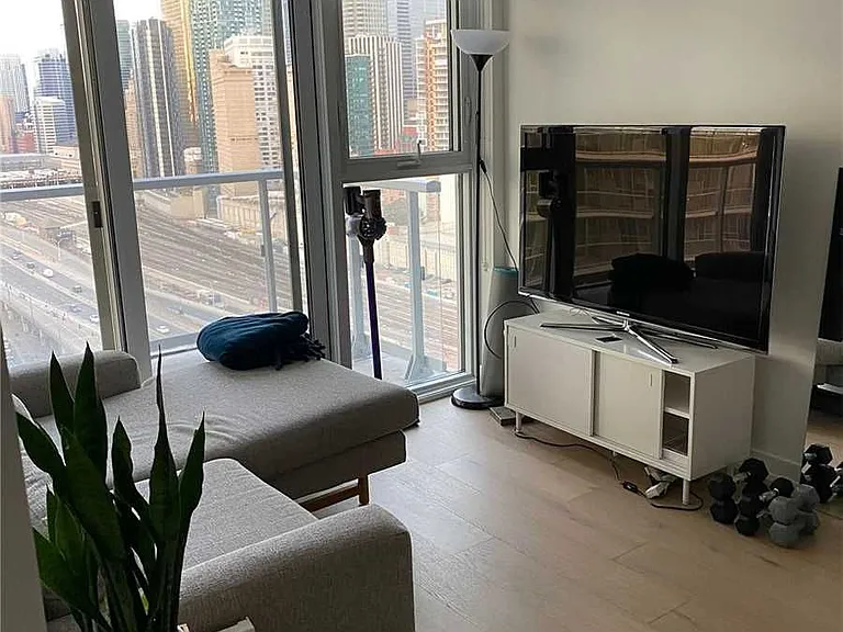 20 Richardson St #1807 — Photo 6