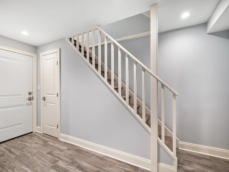 80 E Sunnyside Ln #1 — Photo 23