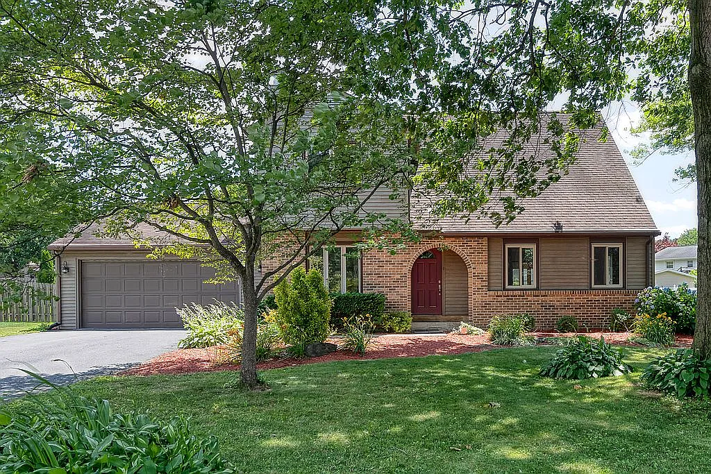 1007 Signal Hill Ln photo 1