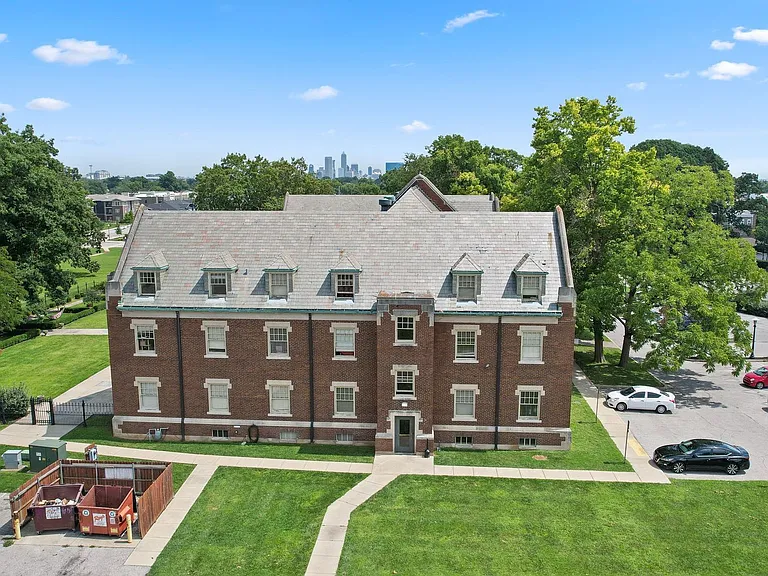 Central State Mansion — Photo 65