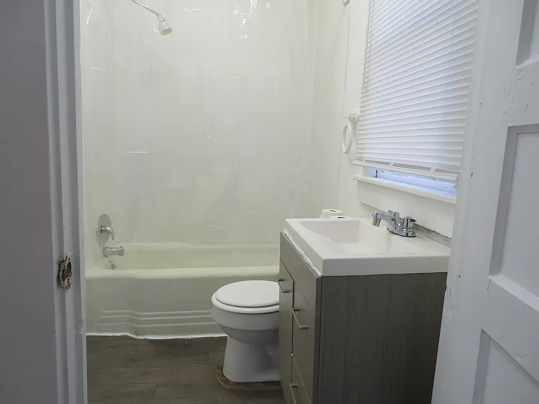 506 W Hampton St — Photo 6
