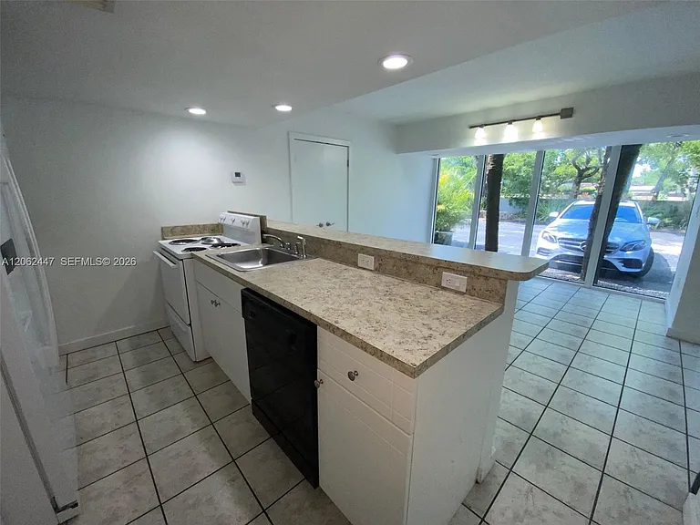 6414 Miami Lakes Dr E #0 — Photo 8