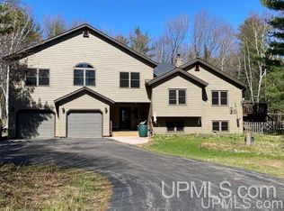 89 Wilderness Rd, Negaunee, MI 49866