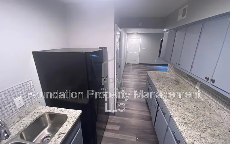 2 bed, 1.0 bath, 950 sqft, $765 — Photo 3