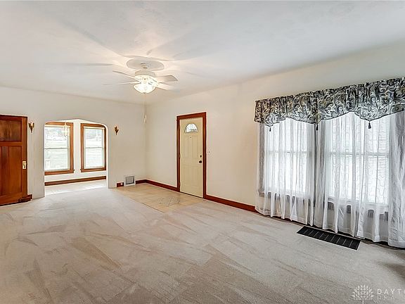 3rd image of 1614 Woodhaven Ave