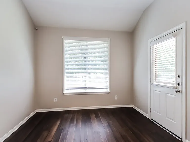 25589 Oakhurst Forest Dr — Photo 6