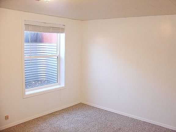 5th image of 2323 Alderson Ave APT 4
