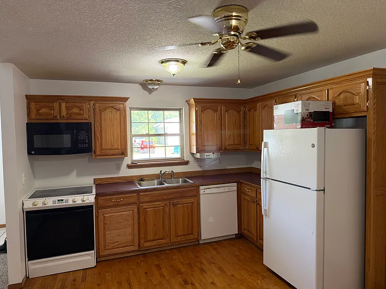 828 S Brownell Ave — Photo 12