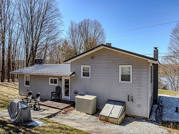 3rd image of 56 Burr Pond Road