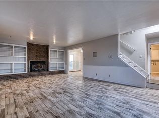 1118 Camelot Dr, Clinton, OK 73601