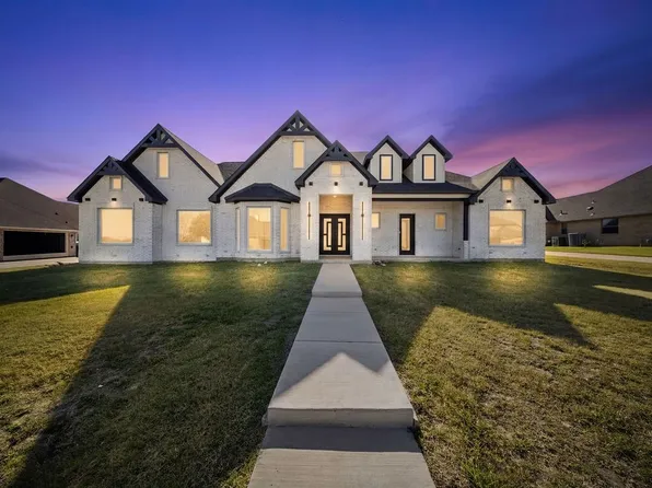 2903 Sunnyside Dr, Ennis, TX 75119