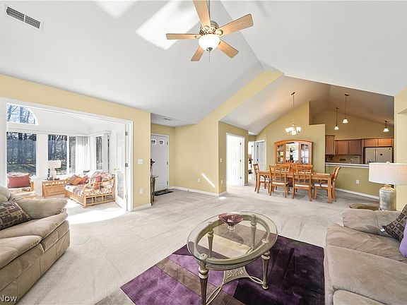 5th image of 705 Crossings Cir