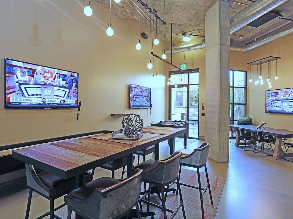 1st image of 456 10th Ave #209