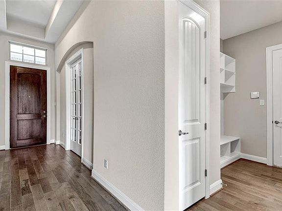 3rd image of 808 Anahuac Dr