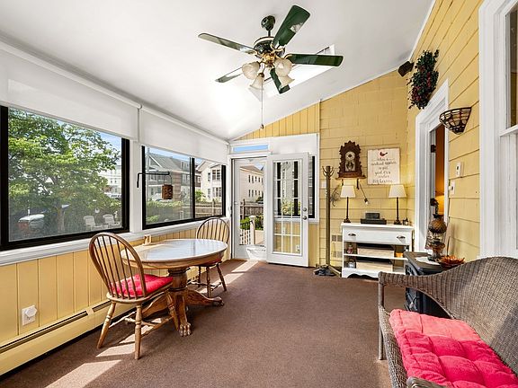 4th image of 52 Mount Washington St