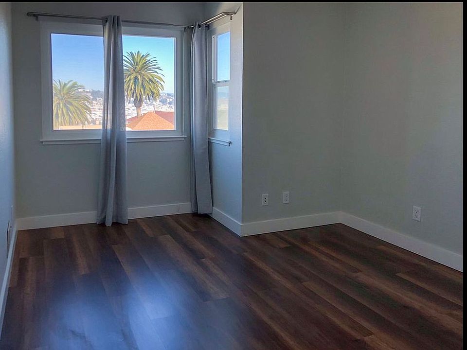 2nd image of 1038 Le Conte Ave #6