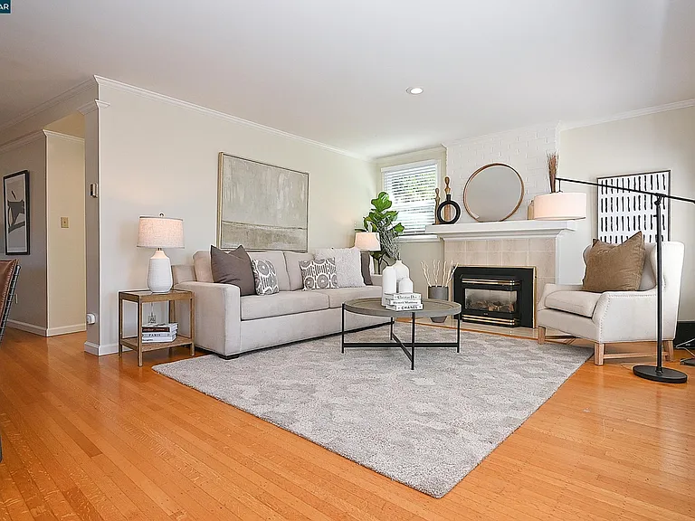 211 Cambridge Ave — Photo 32
