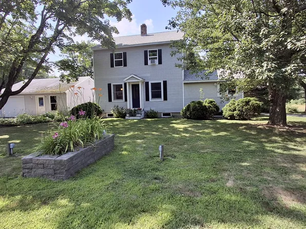 574 Main St APT 100, Damariscotta, ME 04543