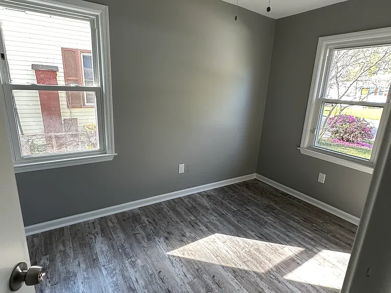 1507 Heron St — Photo 9