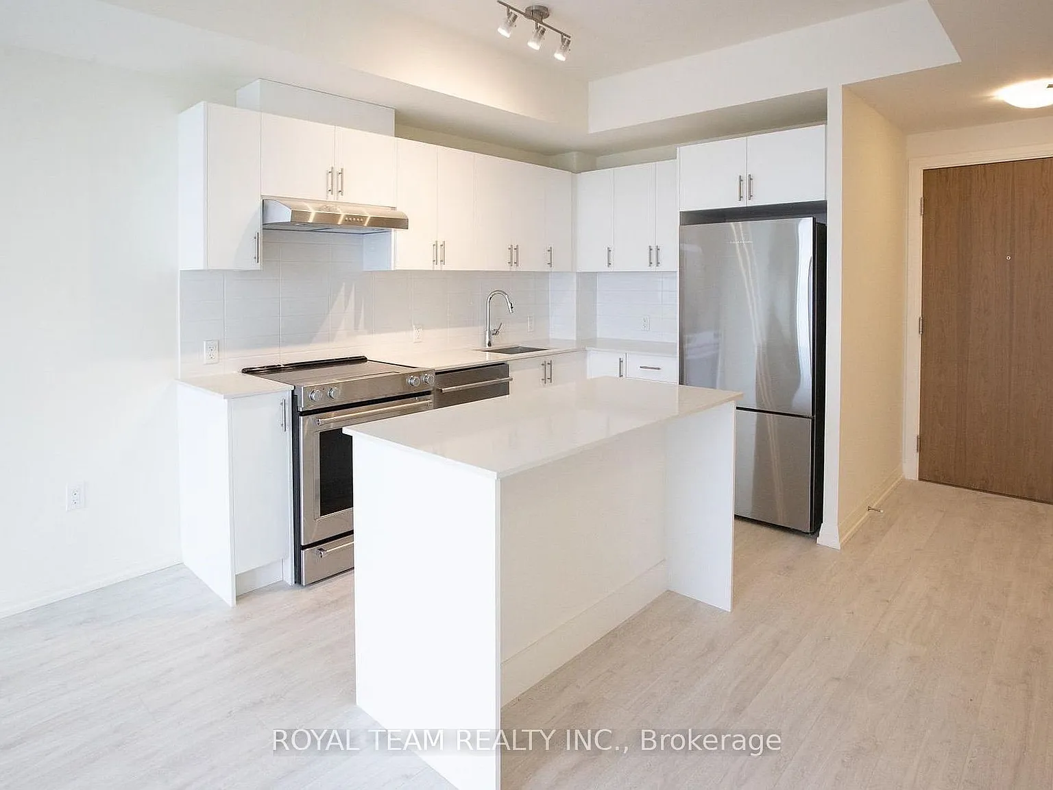 1 bed, $2,300 — Photo 4