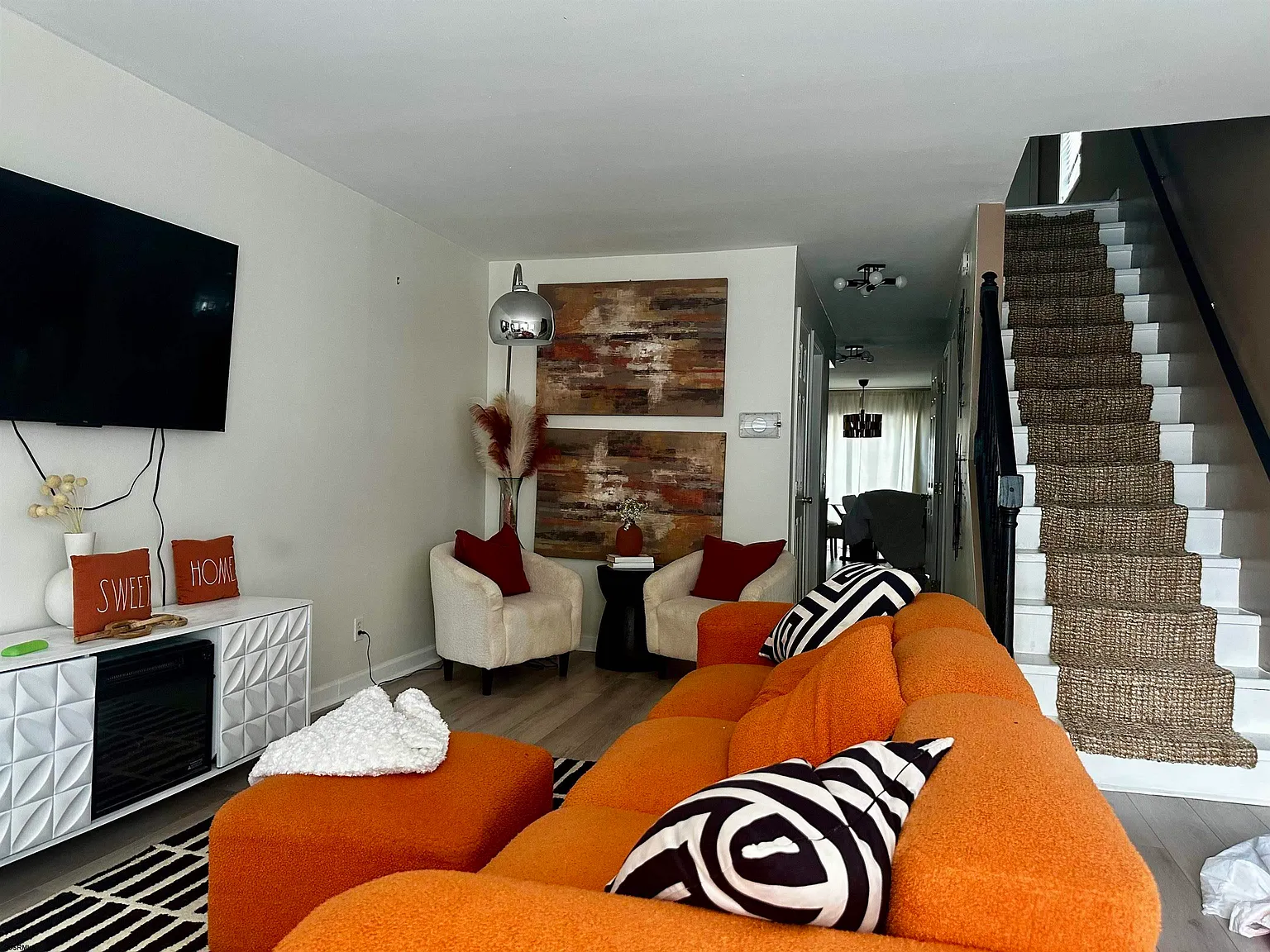 3 bed, 1.5 bath, $2,750 — Photo 2
