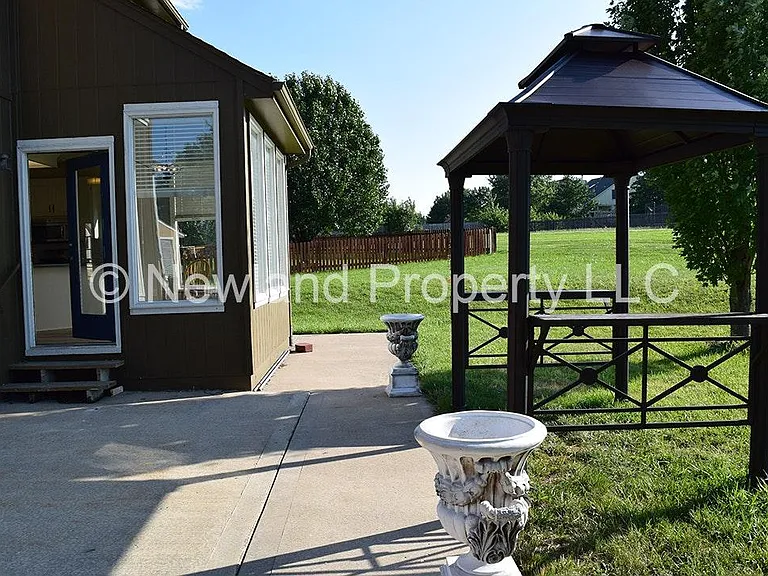 14306 S Summit Ct — Photo 34