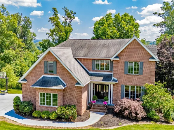 4021 Greystone Dr, Morgantown, WV 26508