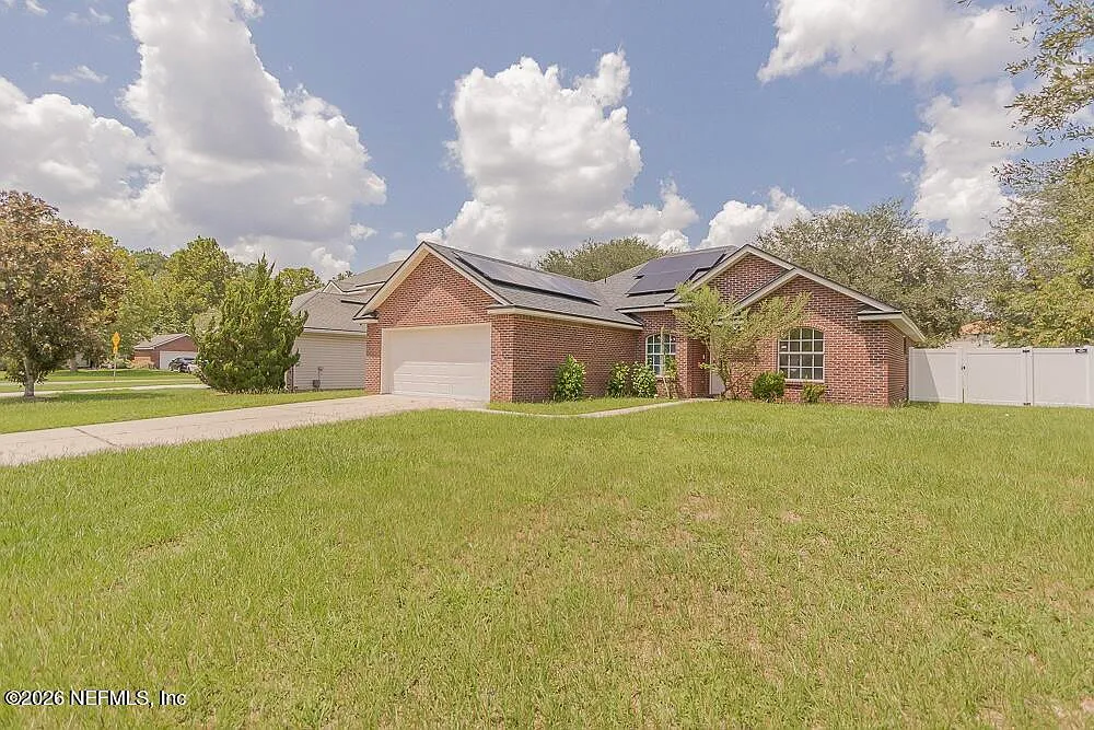 3 bed, 2.0 bath, 1505 sqft, $2,100 — Photo 3