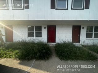 3250 W Jewell Rd, Fayetteville, AR 72701