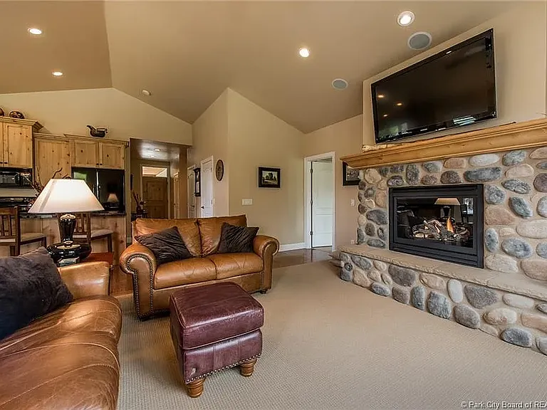1314 N Montreux Dr — Photo 8