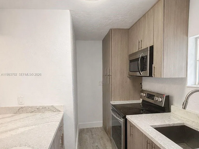 1538 NW 66th St — Photo 10