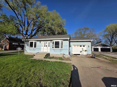608 N 3rd St, Riverton, IL, 62561