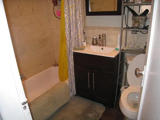 Rented by Alexiou Realty | media 2