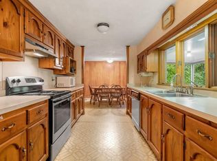 21 Warren St, Georgetown, MA 01833