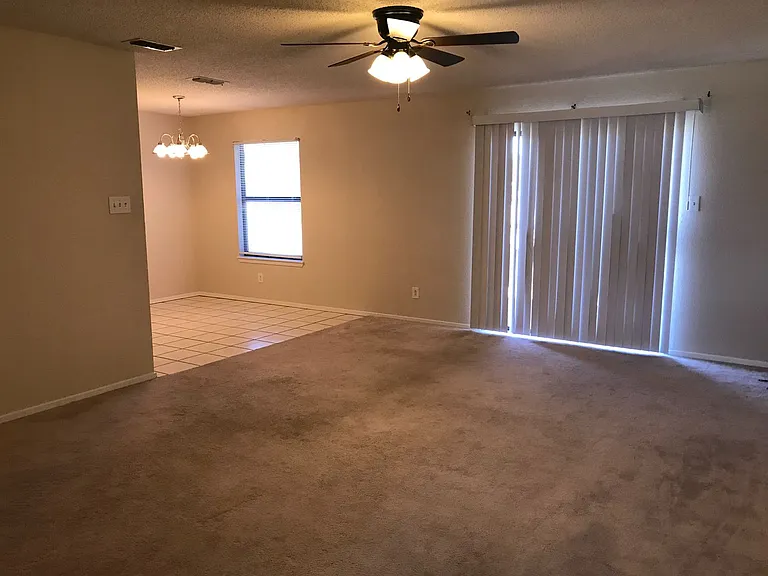 1633 Chachalaca Ln — Photo 2