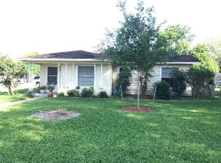 2607 E Mistletoe Ave, Victoria, TX 77901