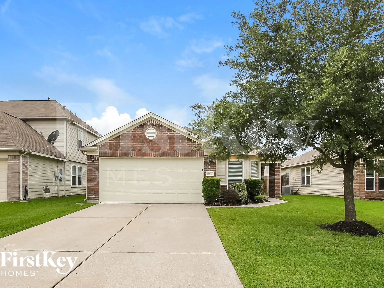 3 bed, 2.0 bath, 1819 sqft, $2,070 — Photo 1