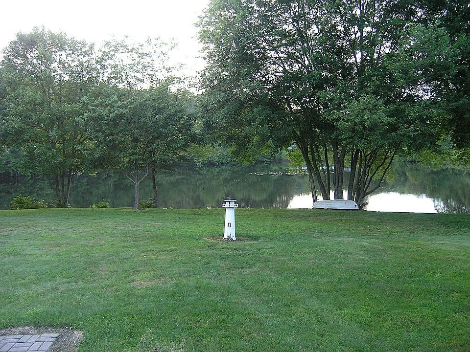 2nd image of 246 Whistle Town Rd
