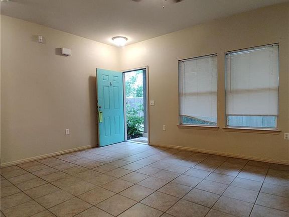 5th image of 1118 Linden St #B
