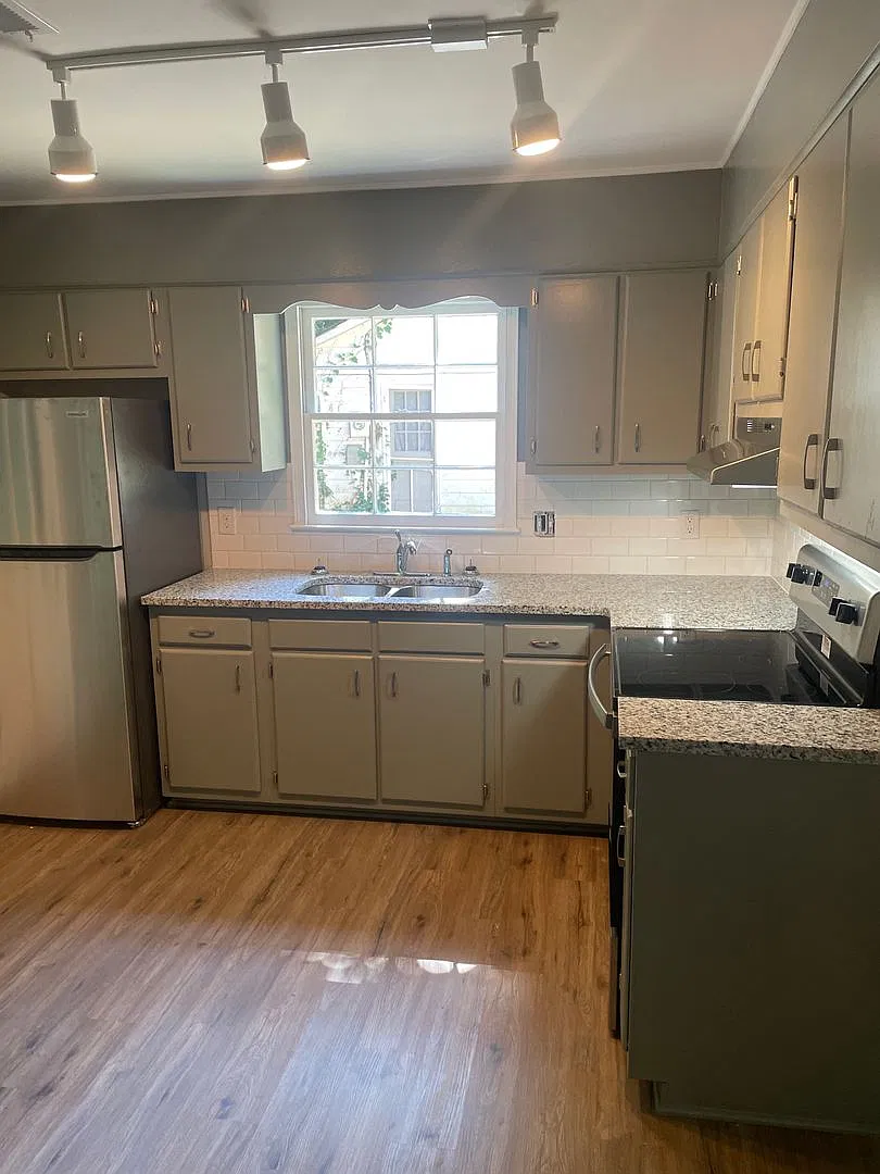 1015 Fenimore Street — Photo 4