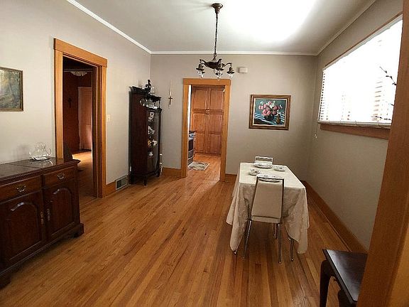 2nd image of 4356 Davenport St